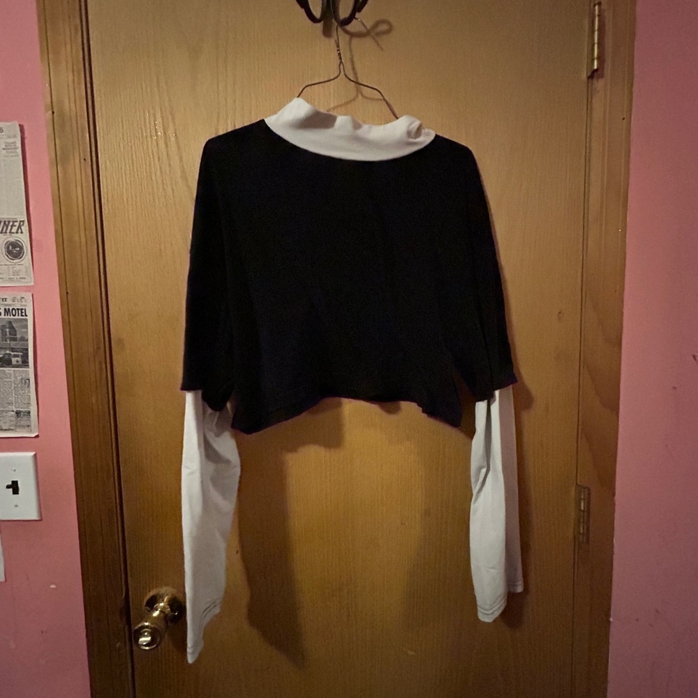 Black and white crop top